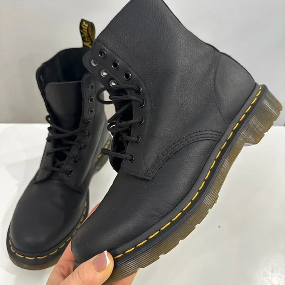 Dr. Martens 1460 Pascal Black Leather Boots 🖤 - Picture 3 of 16